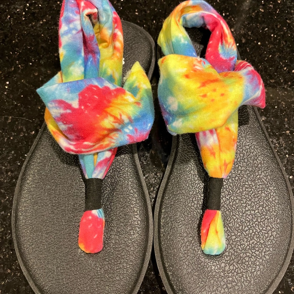 SANUK youth sandals size 13/1